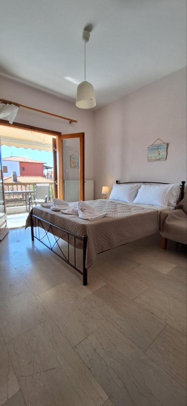 P.A.G Apartments Nea Roda Værelse billede